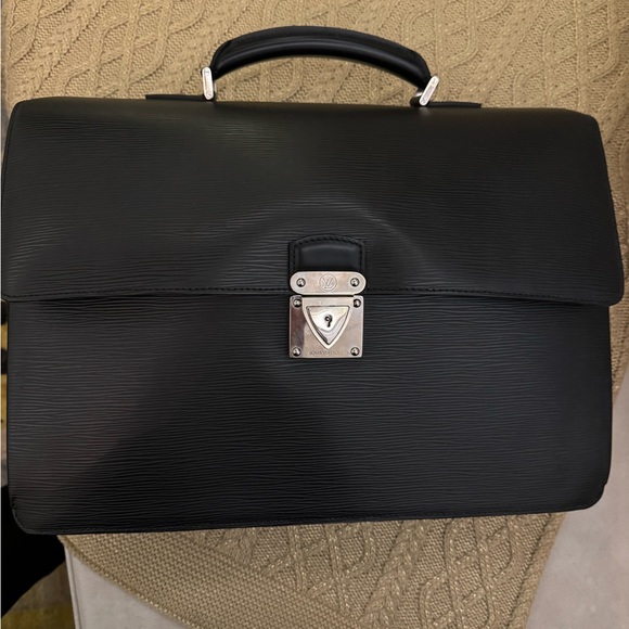 Louis Vuitton briefcase. Double compartments. Epi Leather. - Picture 4 of 14